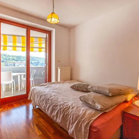 Lovely In With House Sea View Apartment *